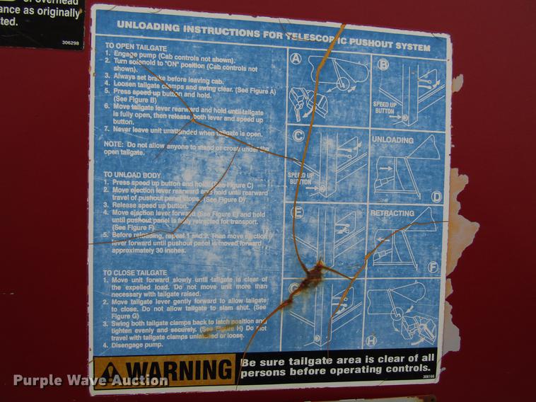 image for item EU9570 2001 International 4900 refuse truck