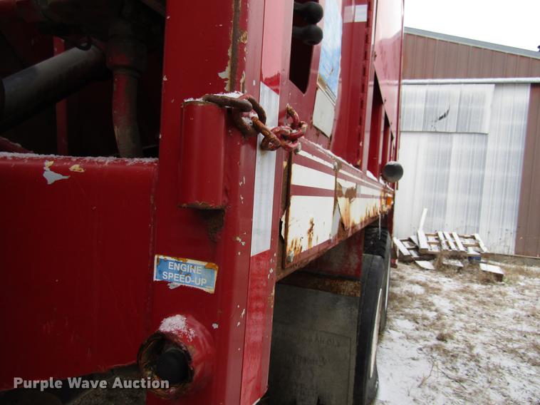 image for item EU9570 2001 International 4900 refuse truck