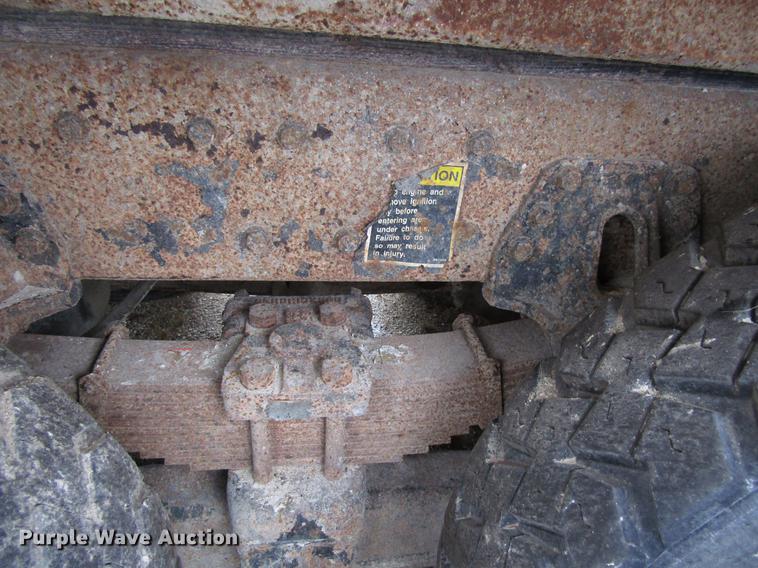 image for item EU9570 2001 International 4900 refuse truck