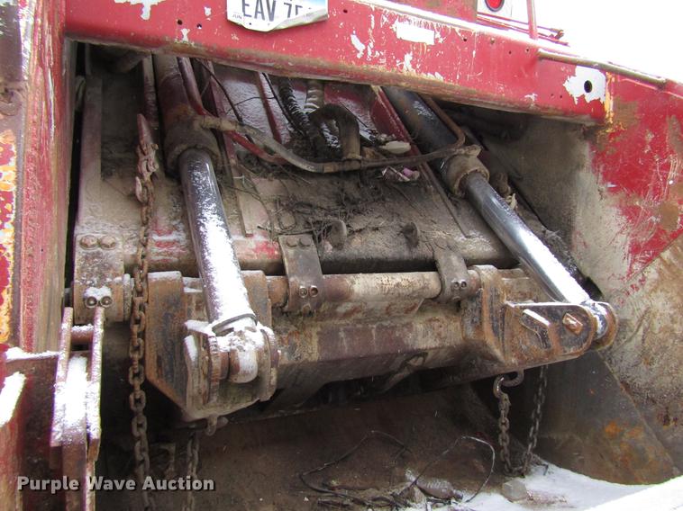 image for item EU9570 2001 International 4900 refuse truck