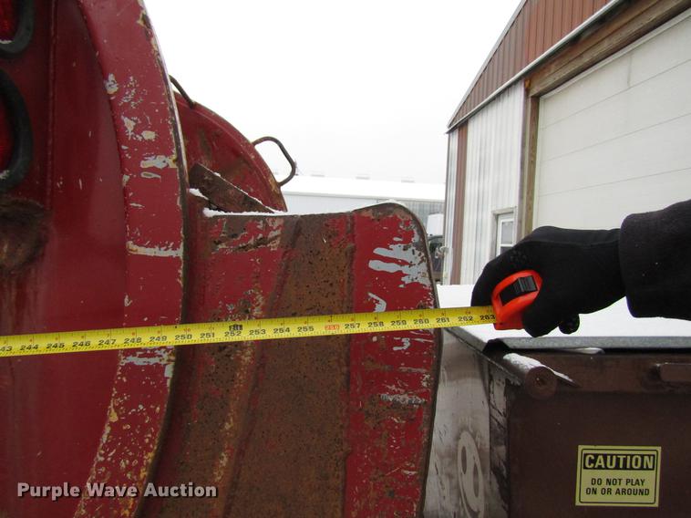 image for item EU9570 2001 International 4900 refuse truck