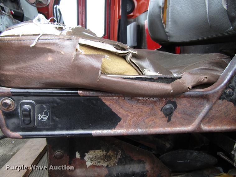 image for item EU9570 2001 International 4900 refuse truck