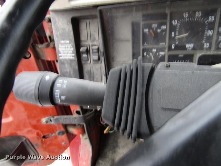 image for item EU9570 2001 International 4900 refuse truck