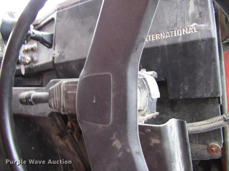 image for item EU9570 2001 International 4900 refuse truck