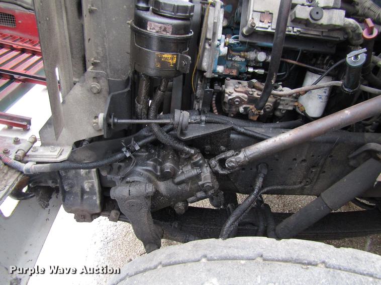 image for item EU9570 2001 International 4900 refuse truck