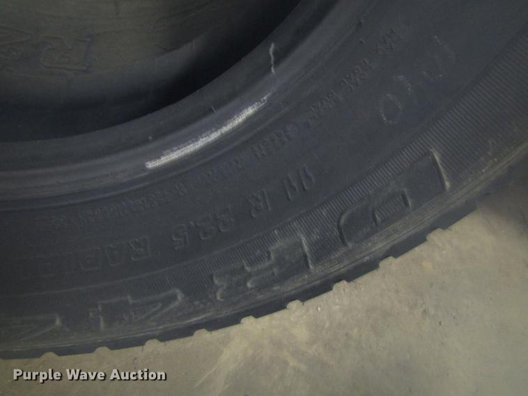 image for item EU9570 2001 International 4900 refuse truck