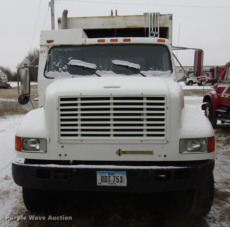 image for item EU9571 1993 International 4900 refuse truck