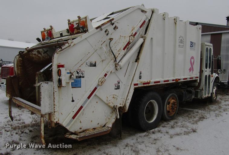 image for item EU9571 1993 International 4900 refuse truck