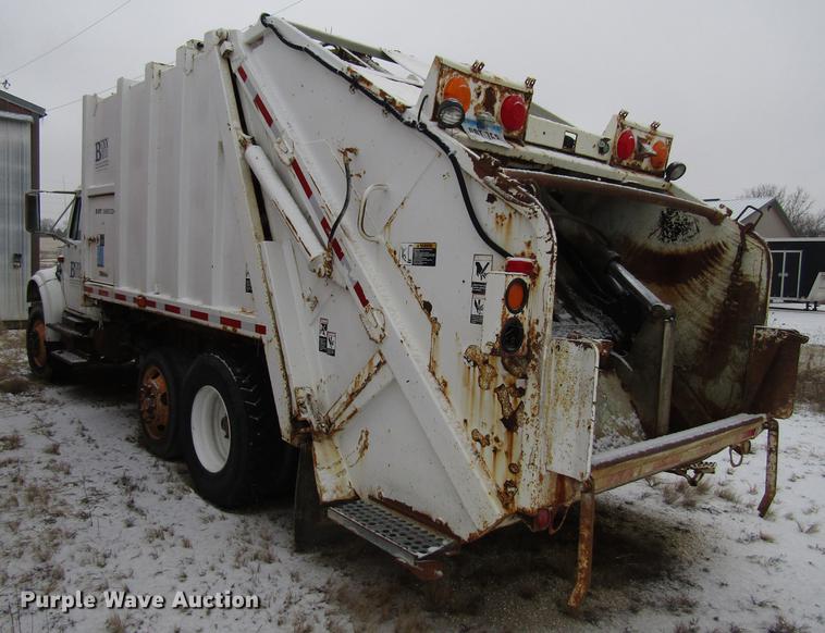 image for item EU9571 1993 International 4900 refuse truck