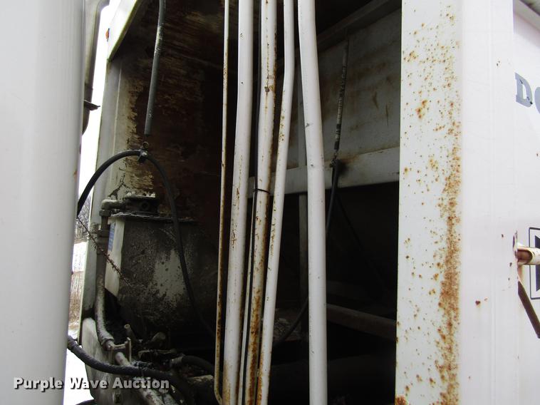 image for item EU9571 1993 International 4900 refuse truck