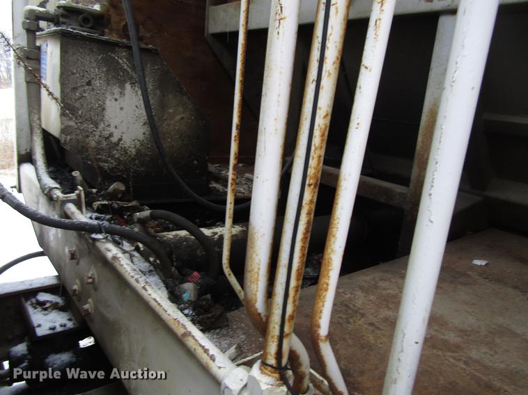 image for item EU9571 1993 International 4900 refuse truck