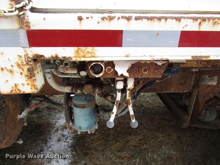 image for item EU9571 1993 International 4900 refuse truck