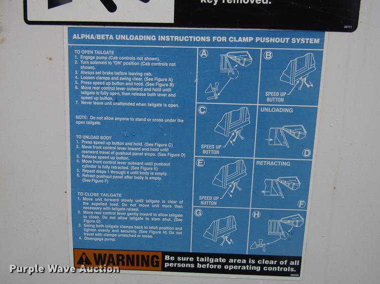 image for item EU9571 1993 International 4900 refuse truck