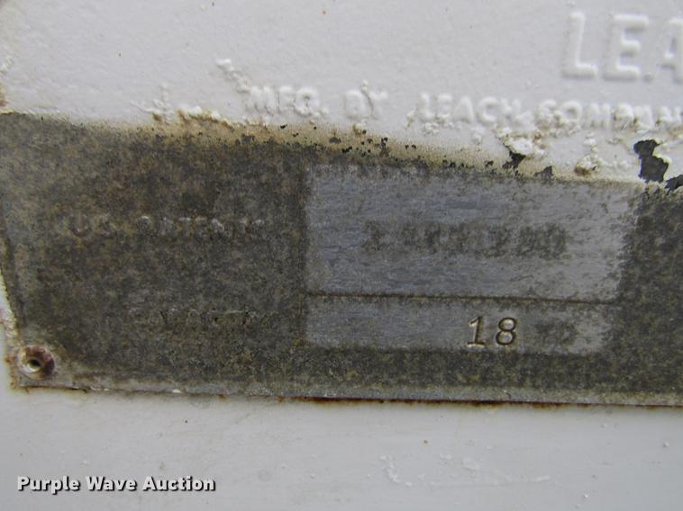 image for item EU9571 1993 International 4900 refuse truck