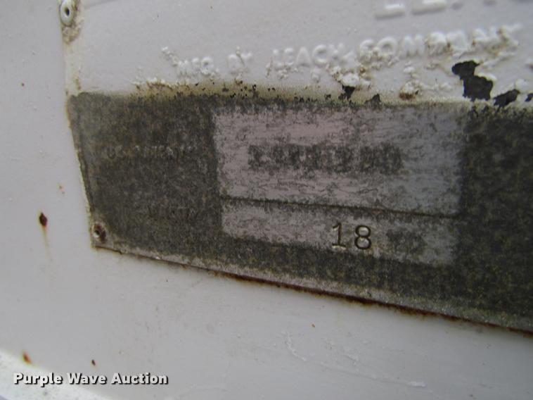 image for item EU9571 1993 International 4900 refuse truck