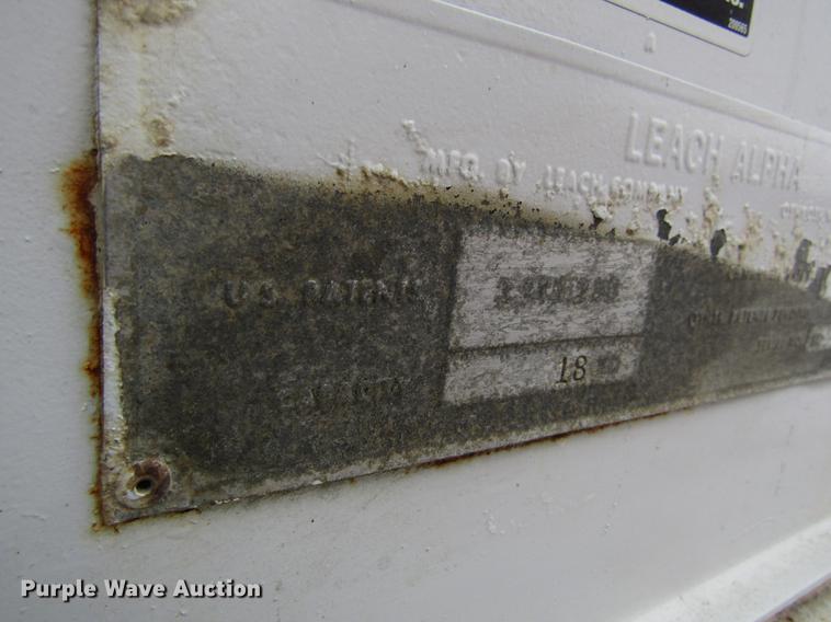 image for item EU9571 1993 International 4900 refuse truck