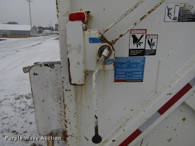 image for item EU9571 1993 International 4900 refuse truck