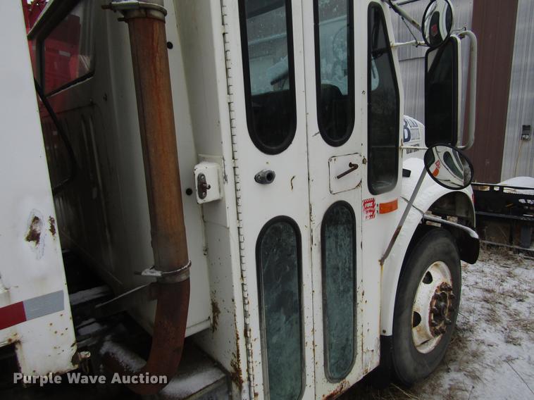 image for item EU9571 1993 International 4900 refuse truck