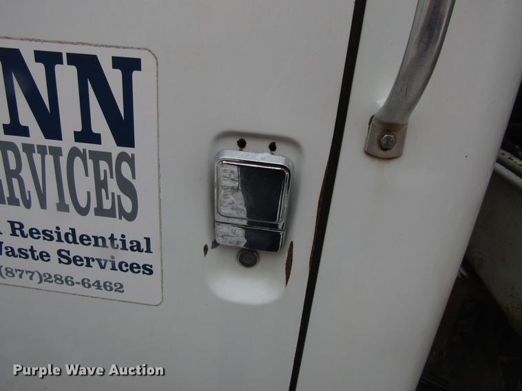 image for item EU9571 1993 International 4900 refuse truck