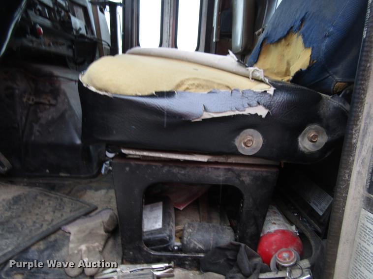 image for item EU9571 1993 International 4900 refuse truck