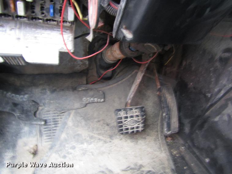 image for item EU9571 1993 International 4900 refuse truck