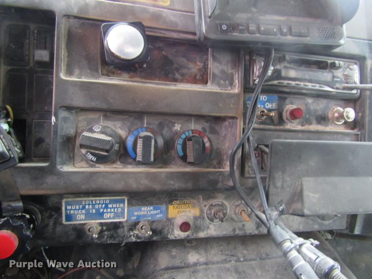 image for item EU9571 1993 International 4900 refuse truck