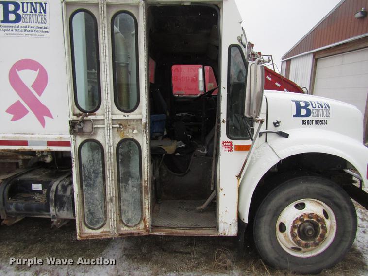 image for item EU9571 1993 International 4900 refuse truck