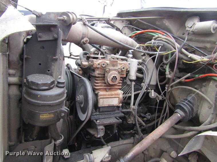 image for item EU9571 1993 International 4900 refuse truck