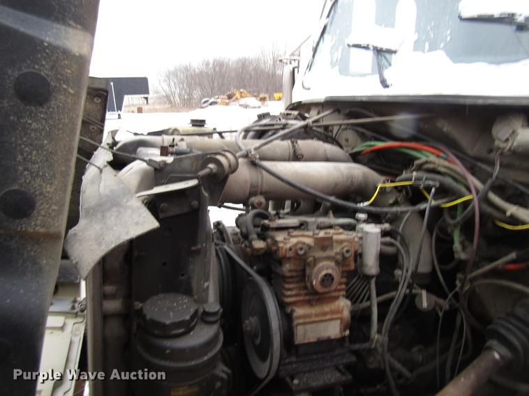 image for item EU9571 1993 International 4900 refuse truck