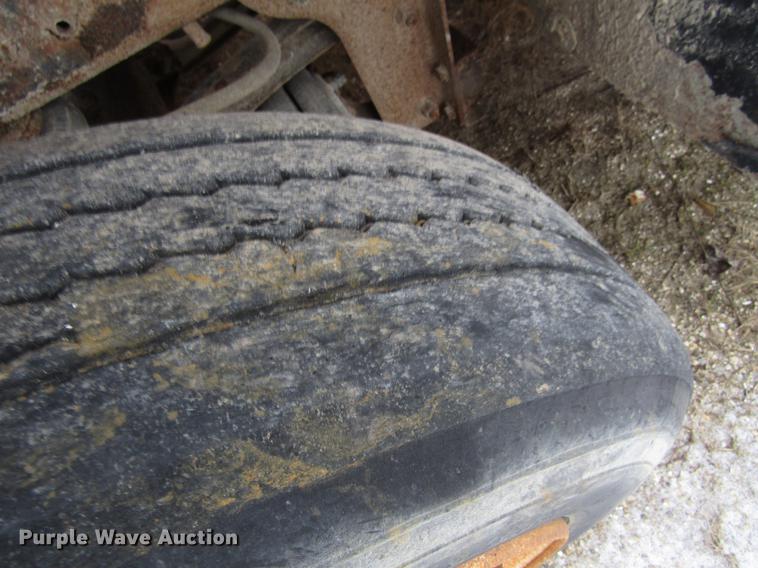 image for item EU9571 1993 International 4900 refuse truck