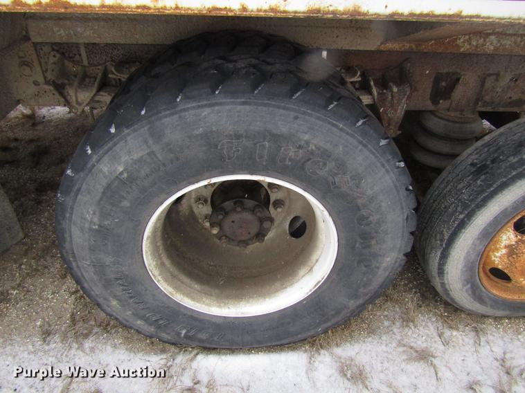 image for item EU9571 1993 International 4900 refuse truck