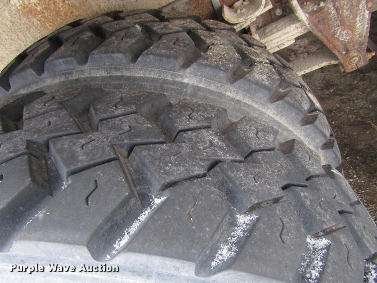 image for item EU9571 1993 International 4900 refuse truck