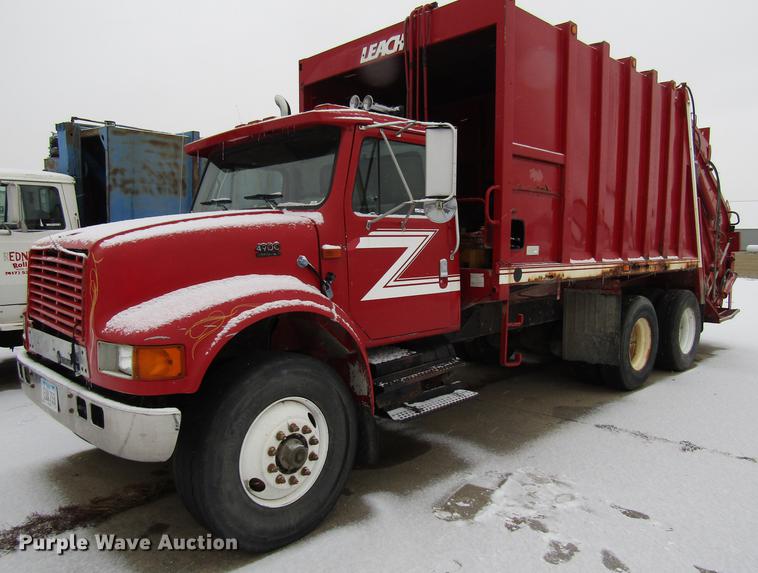 image for item EU9572 2000 International 4900 refuse truck