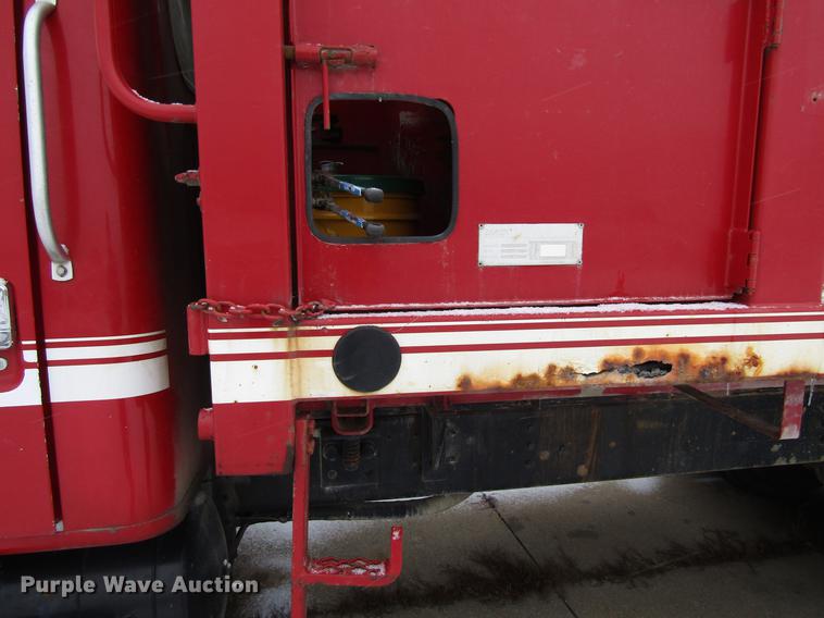 image for item EU9572 2000 International 4900 refuse truck