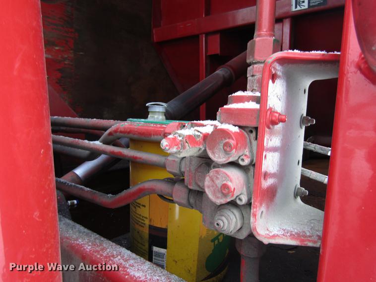 image for item EU9572 2000 International 4900 refuse truck