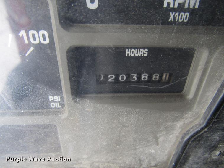 image for item EU9572 2000 International 4900 refuse truck