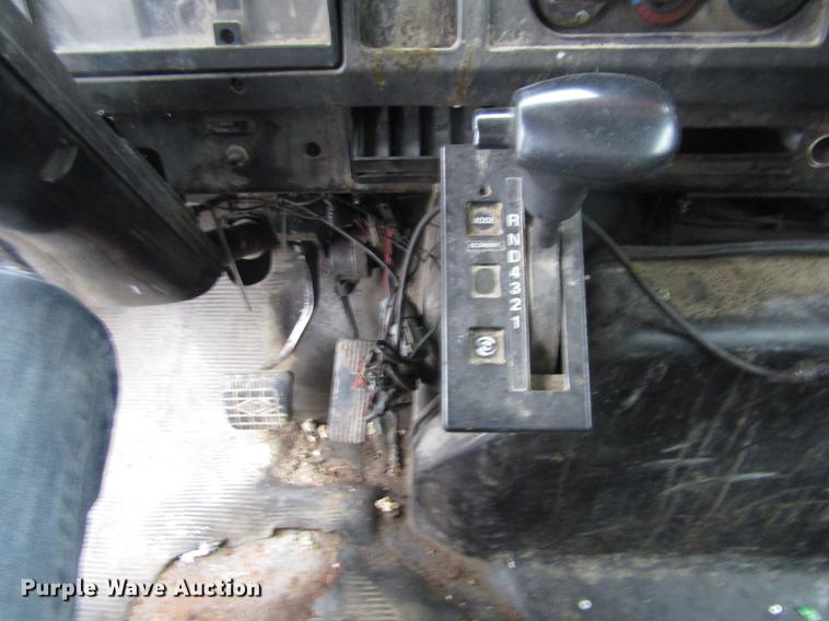 image for item EU9572 2000 International 4900 refuse truck