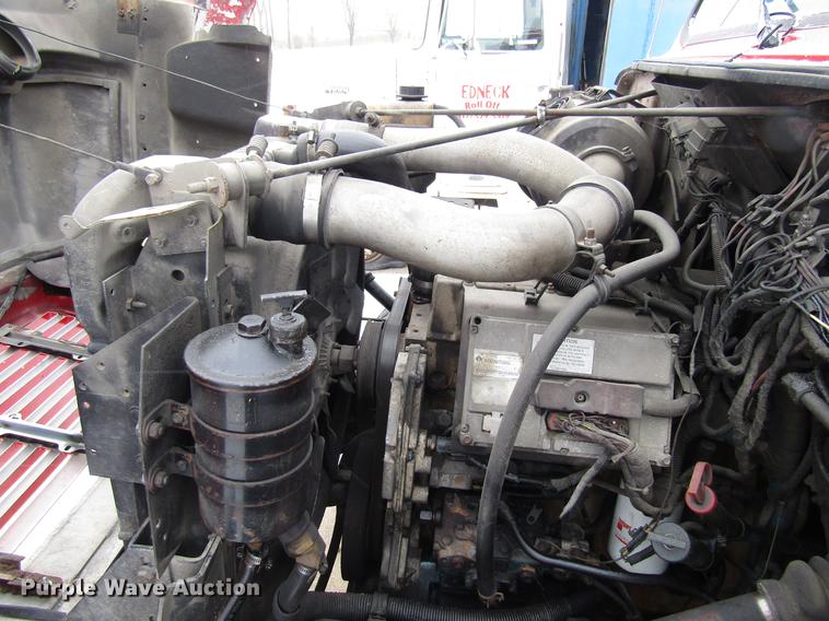 image for item EU9572 2000 International 4900 refuse truck