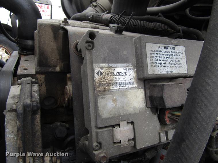 image for item EU9572 2000 International 4900 refuse truck