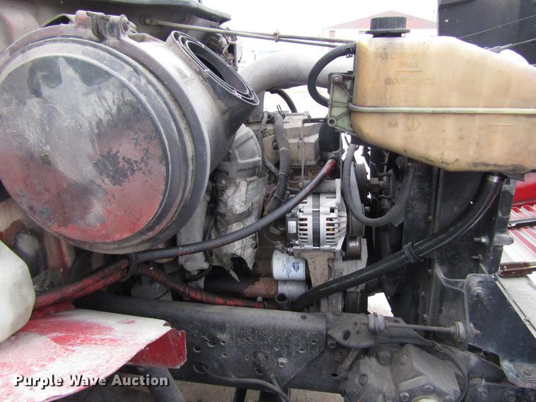 image for item EU9572 2000 International 4900 refuse truck