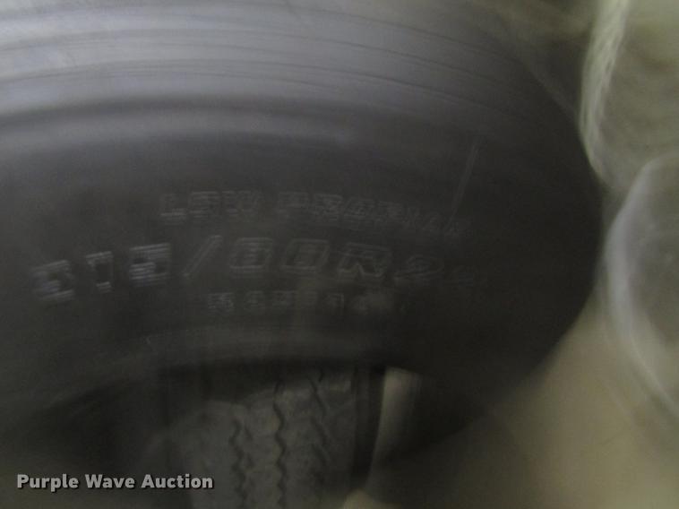 image for item EU9572 2000 International 4900 refuse truck