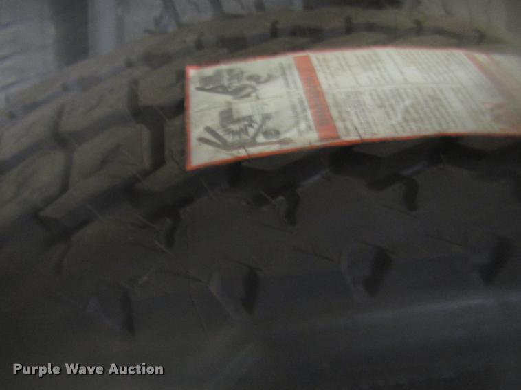 image for item EU9572 2000 International 4900 refuse truck