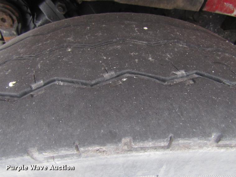 image for item EU9572 2000 International 4900 refuse truck