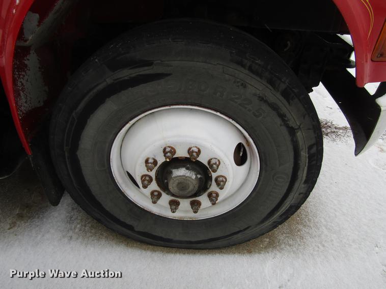 image for item EU9572 2000 International 4900 refuse truck