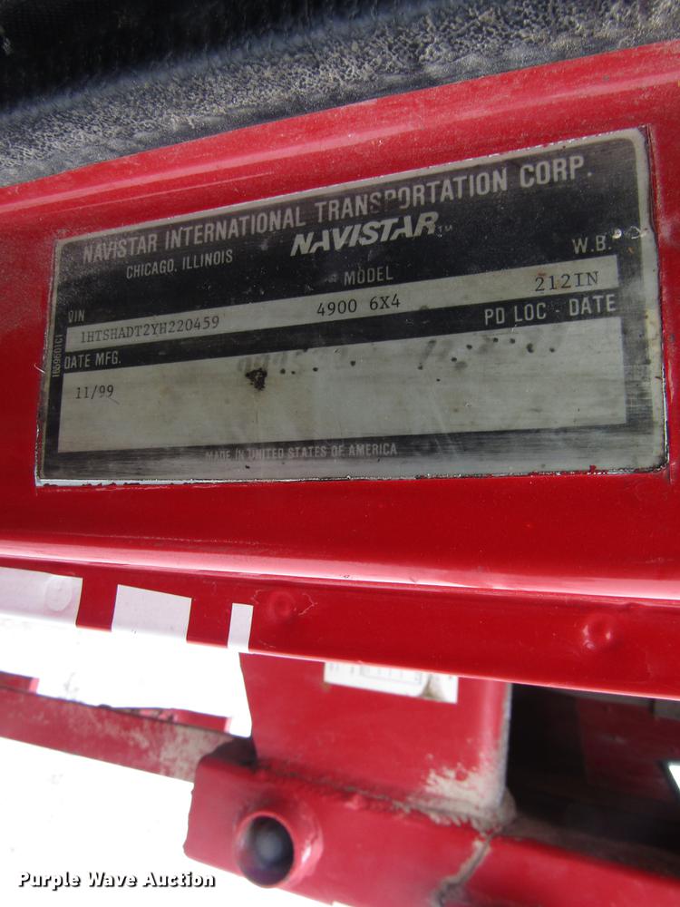 image for item EU9572 2000 International 4900 refuse truck