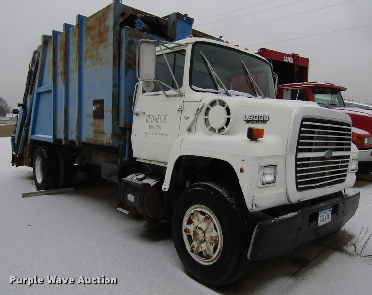 image for item EU9573 1989 Ford LN8000 refuse truck