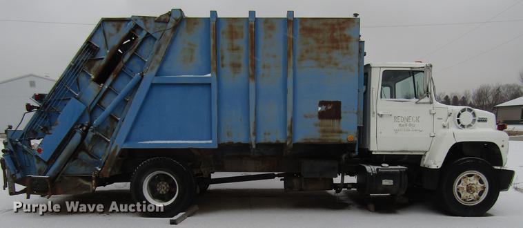 image for item EU9573 1989 Ford LN8000 refuse truck