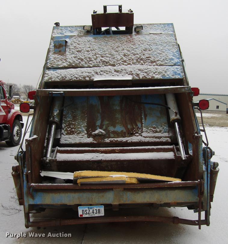 image for item EU9573 1989 Ford LN8000 refuse truck