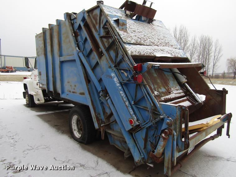 image for item EU9573 1989 Ford LN8000 refuse truck