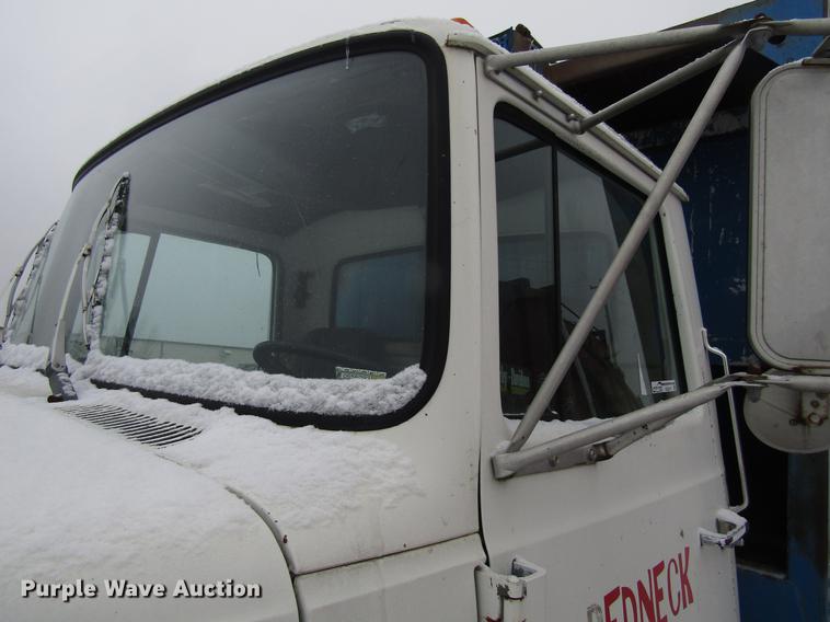 image for item EU9573 1989 Ford LN8000 refuse truck